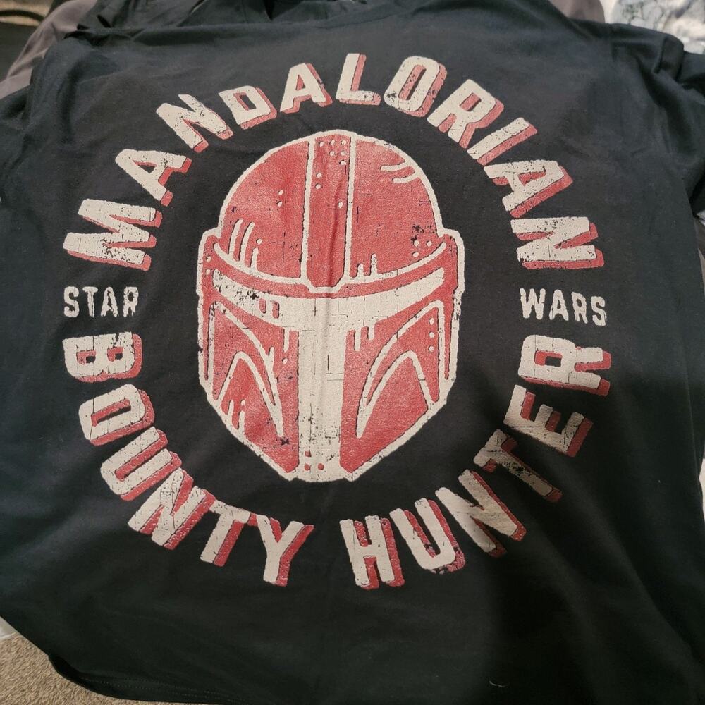 Mandlorian wars hunter bounty star black t-shirt - Picture 6 of 9